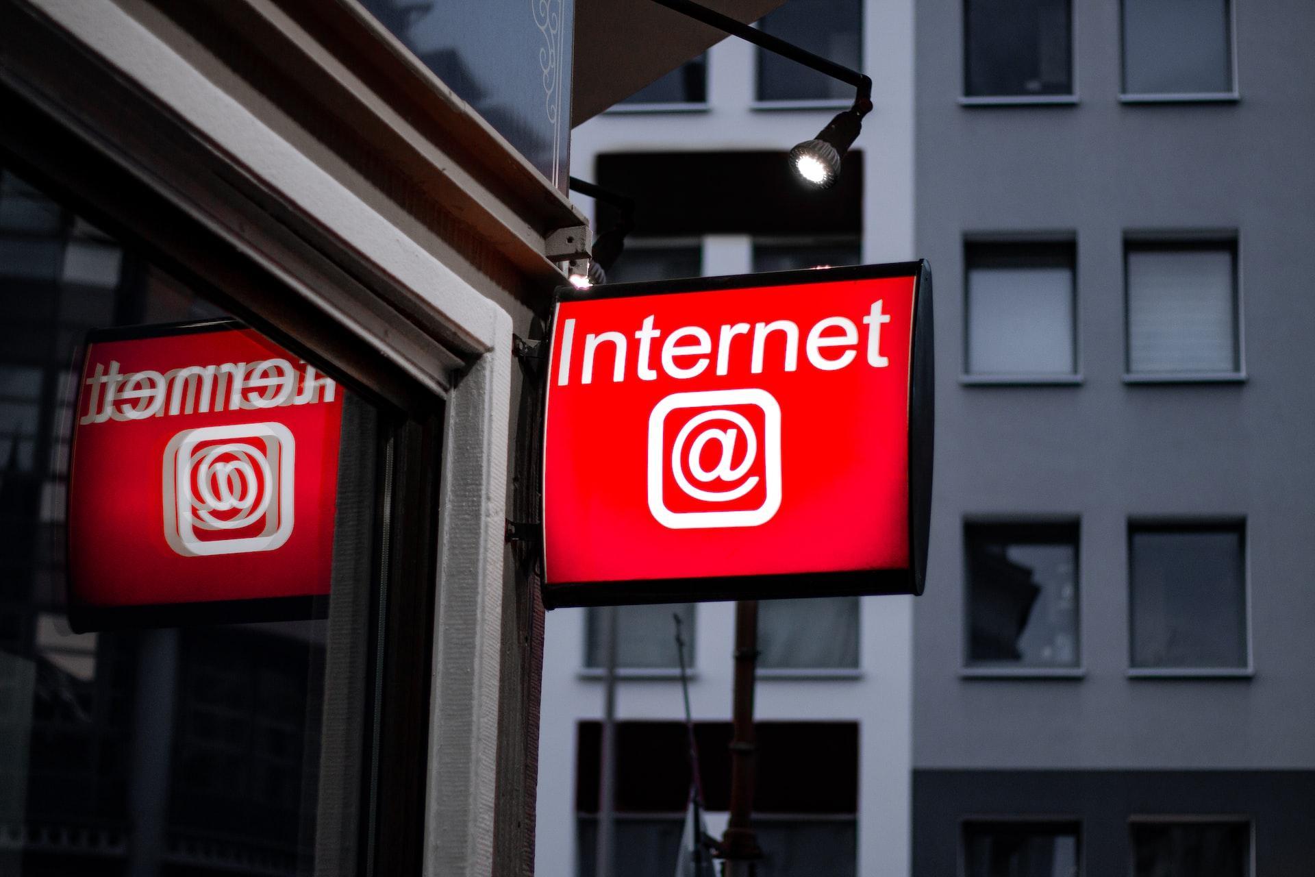 Prima versiune de Internet Explorer